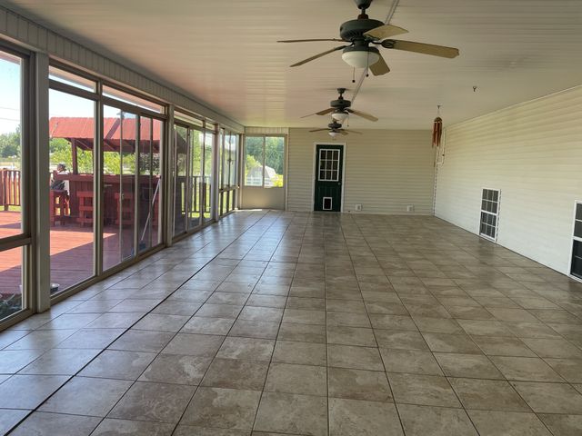 805A Jackson Rd, Portland, TN 37148