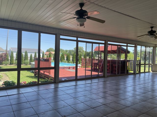 805A Jackson Rd, Portland, TN 37148