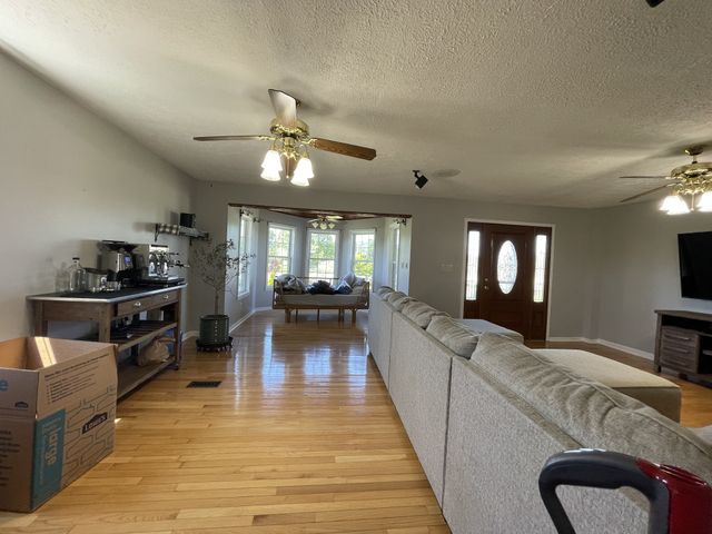 805A Jackson Rd, Portland, TN 37148