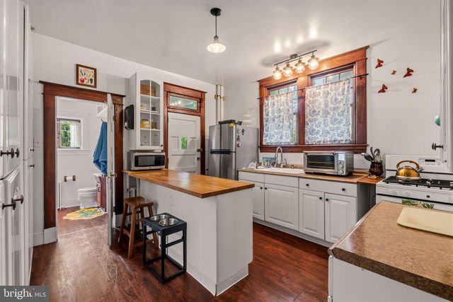 210 MALLOW HILL RD, Baltimore, MD 21229