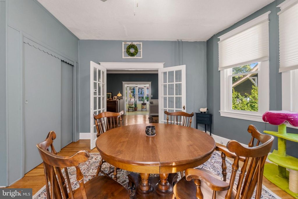 Image 16 of property listing at 210 MALLOW HILL RD, Baltimore, MD 21229