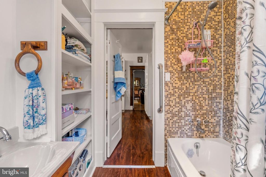 Image 19 of property listing at 210 MALLOW HILL RD, Baltimore, MD 21229