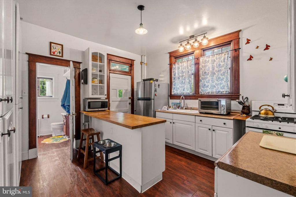 Image 22 of property listing at 210 MALLOW HILL RD, Baltimore, MD 21229