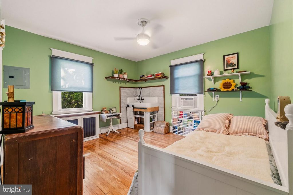 Image 27 of property listing at 210 MALLOW HILL RD, Baltimore, MD 21229