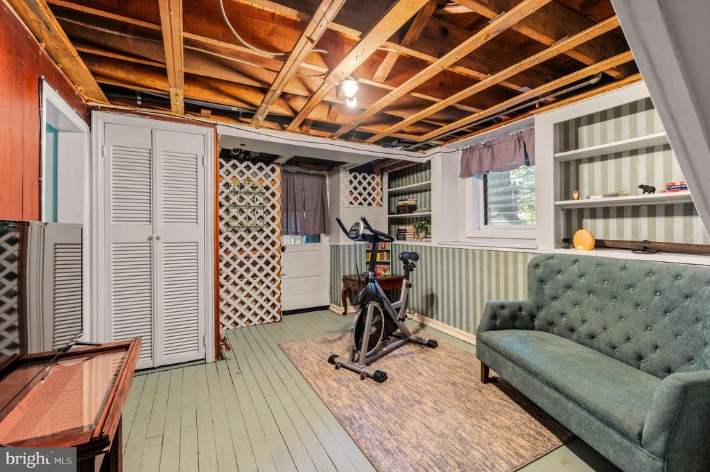 Image 36 of property listing at 210 MALLOW HILL RD, Baltimore, MD 21229