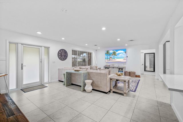 1310 NE 46TH Street, Oakland Park, FL 33334