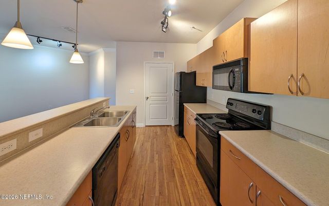 8290 GATE Parkway W 176, Jacksonville, FL 32216