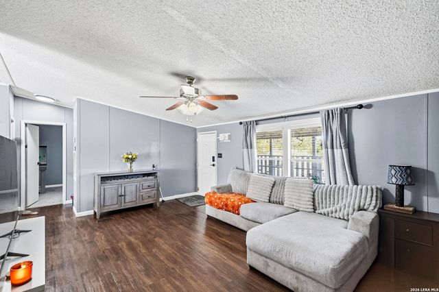 104 County Road 4637, Hondo, TX 78861