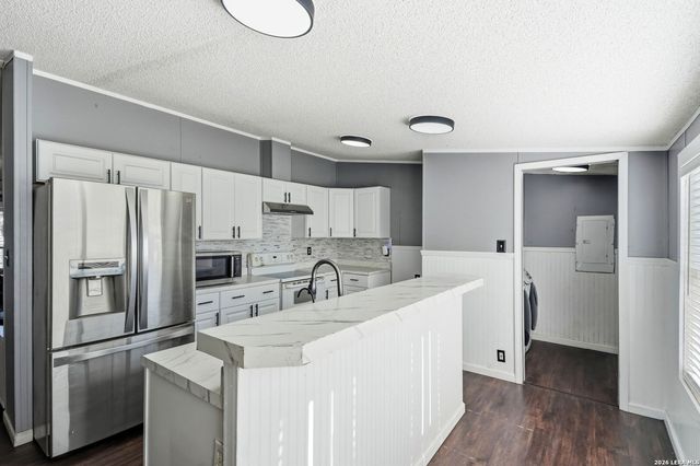 104 County Road 4637, Hondo, TX 78861