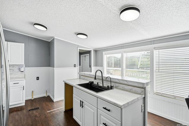 104 County Road 4637, Hondo, TX 78861