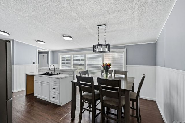 104 County Road 4637, Hondo, TX 78861
