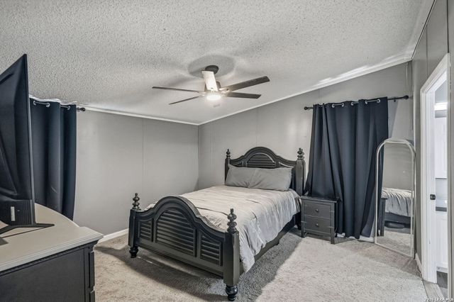 104 County Road 4637, Hondo, TX 78861