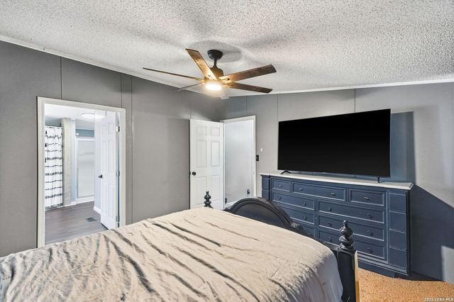 104 County Road 4637, Hondo, TX 78861