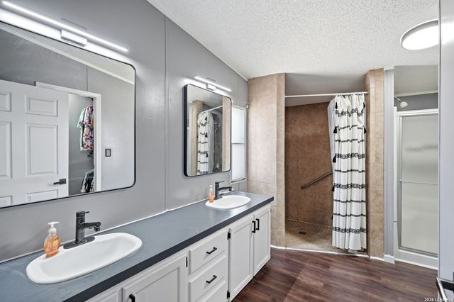 104 County Road 4637, Hondo, TX 78861