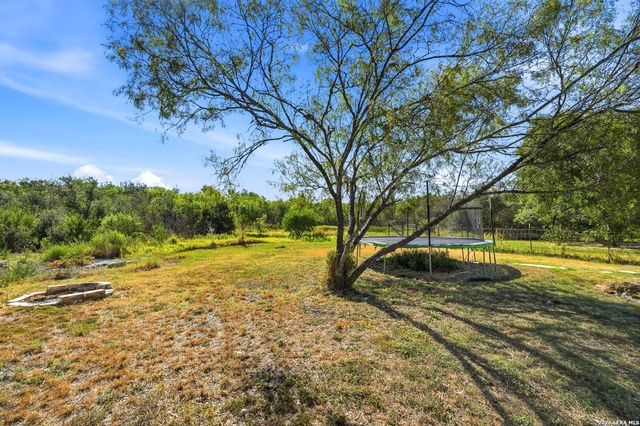 104 County Road 4637, Hondo, TX 78861