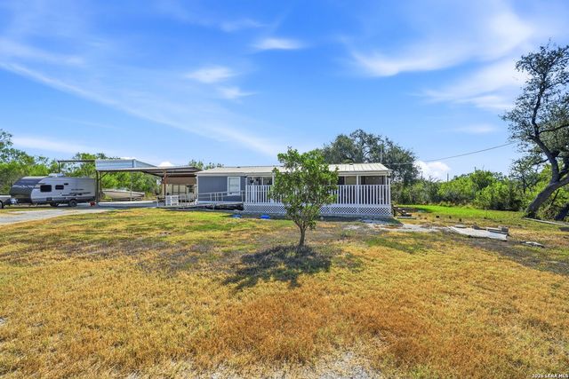 104 County Road 4637, Hondo, TX 78861