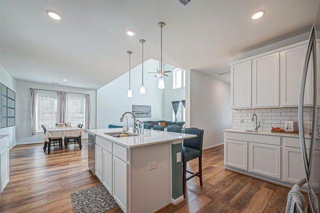 2805 Vanilla Sky Lane, La Marque, TX 77568