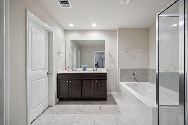 7542 Highland Chase Drive, Richmond, TX 77407