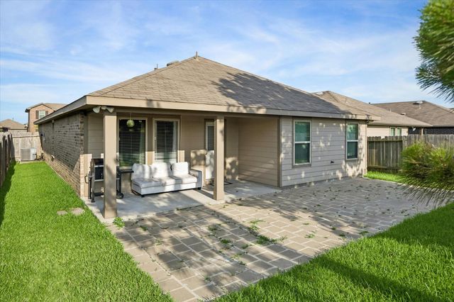 7542 Highland Chase Drive, Richmond, TX 77407
