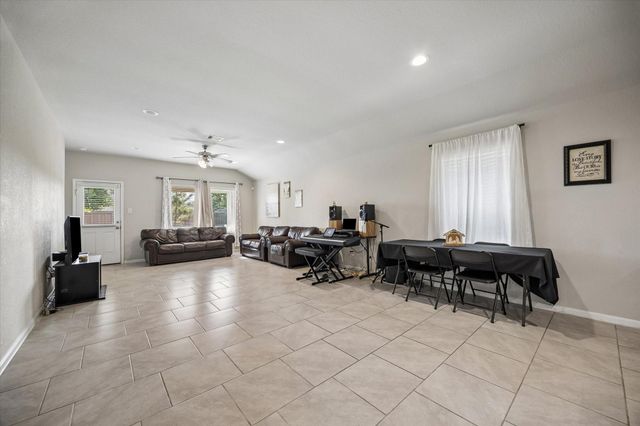 7542 Highland Chase Drive, Richmond, TX 77407