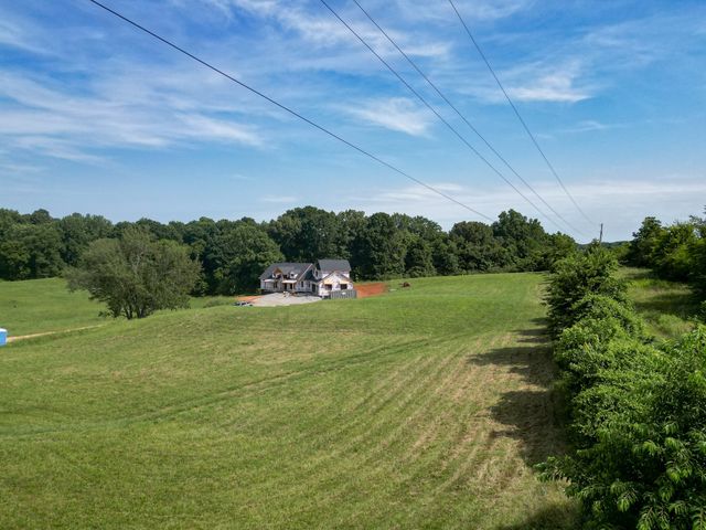 1929 New Lewisburg Hwy, Columbia, TN 38401