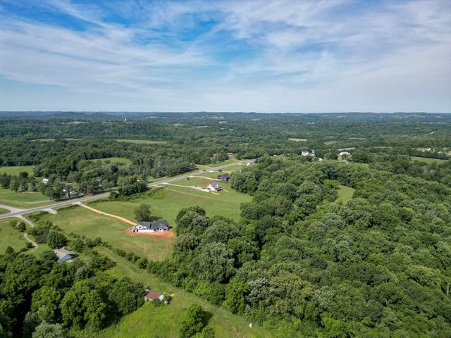 1929 New Lewisburg Hwy, Columbia, TN 38401
