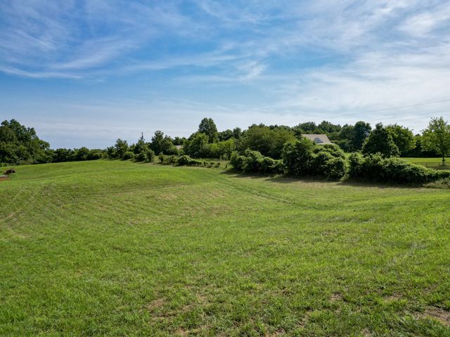 1929 New Lewisburg Hwy, Columbia, TN 38401