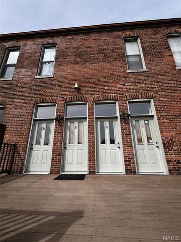 2408 S 10th Street, St Louis, MO 63104