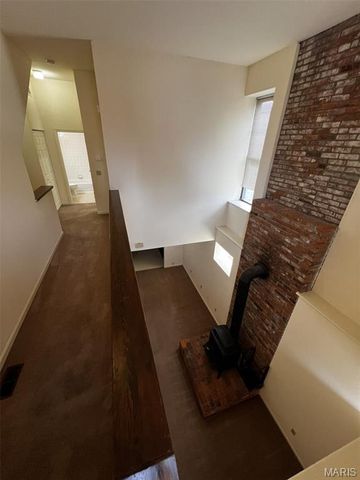 2408 S 10th Street, St Louis, MO 63104