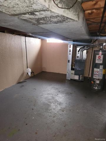 15587 Oakbrook Street, Romulus, MI 48174