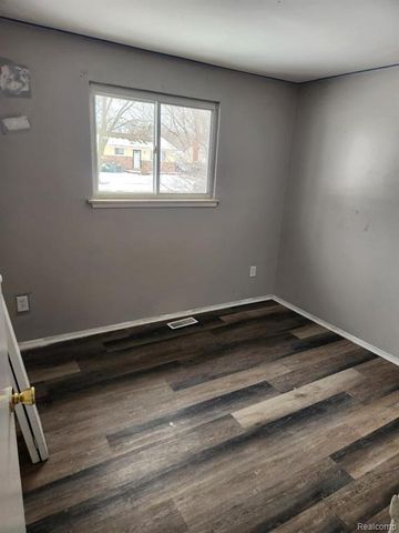 15587 Oakbrook Street, Romulus, MI 48174