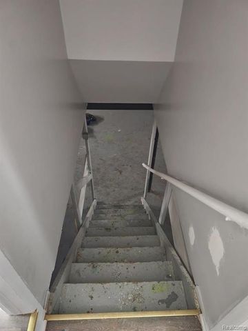 15587 Oakbrook Street, Romulus, MI 48174