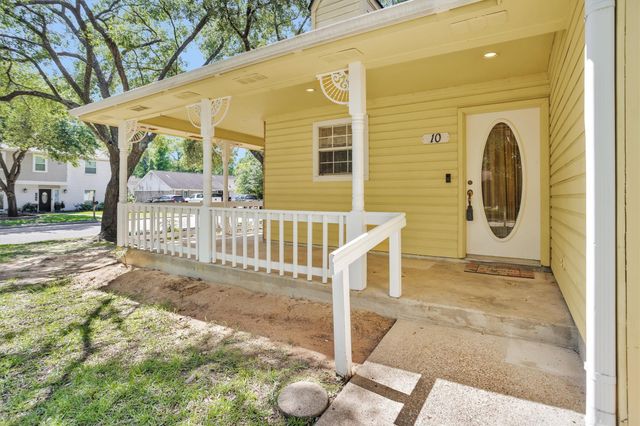 10 Brewster Street, Conroe, TX 77301