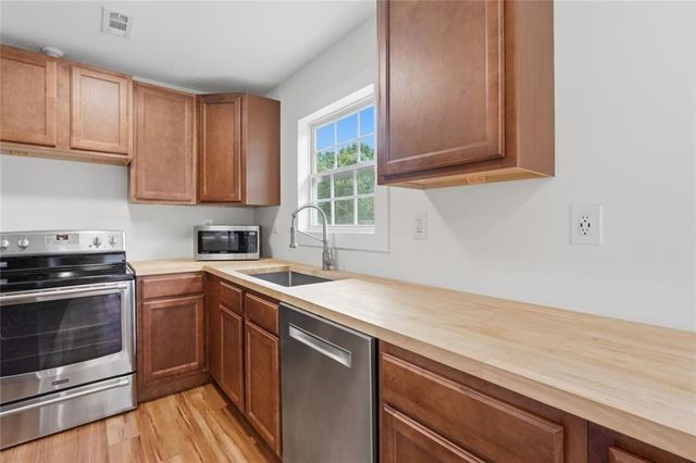 1320 Cochise Circle, Austell, GA 30168