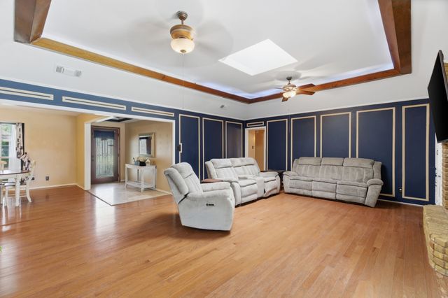 1025 Hampshire Lane, Carrollton, TX 75007