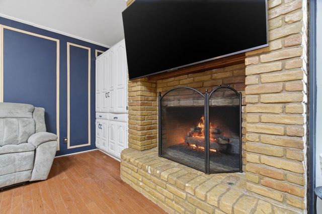 1025 Hampshire Lane, Carrollton, TX 75007