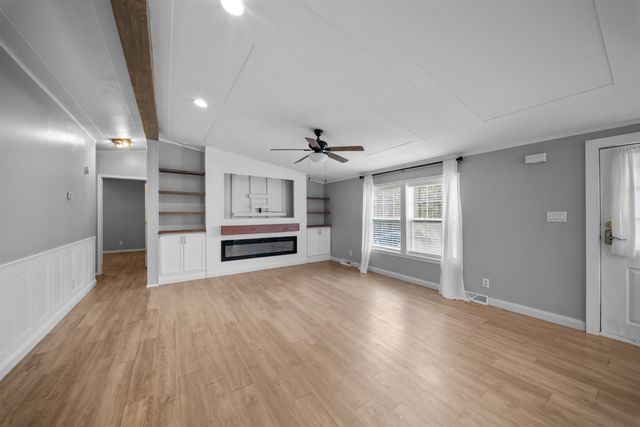 54 Spruce Drive, Farmington, NH 03835