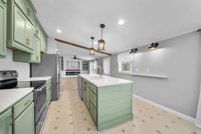 54 Spruce Drive, Farmington, NH 03835
