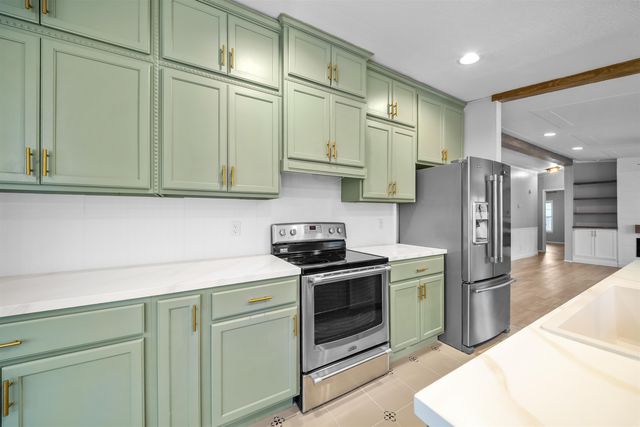 54 Spruce Drive, Farmington, NH 03835