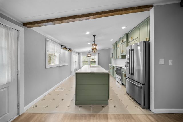 54 Spruce Drive, Farmington, NH 03835