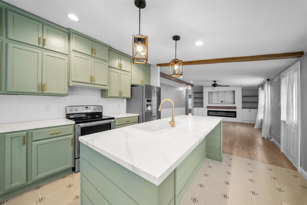 54 Spruce Drive, Farmington, NH 03835