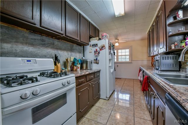 406 2ND NW, Reform, AL 35481