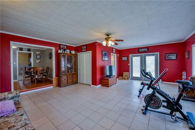 406 2ND NW, Reform, AL 35481