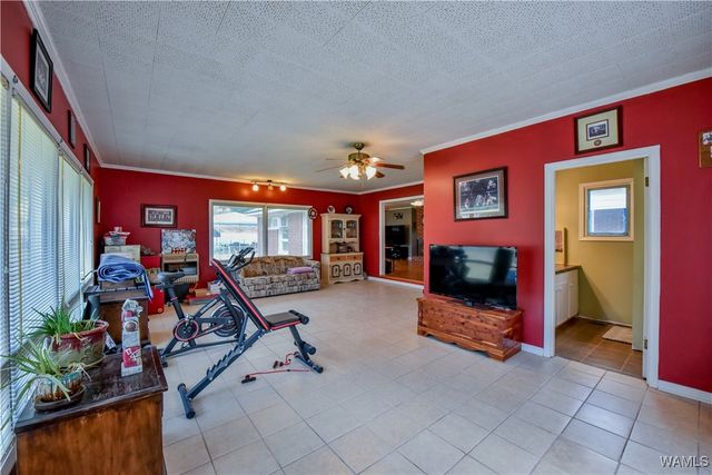 406 2ND NW, Reform, AL 35481