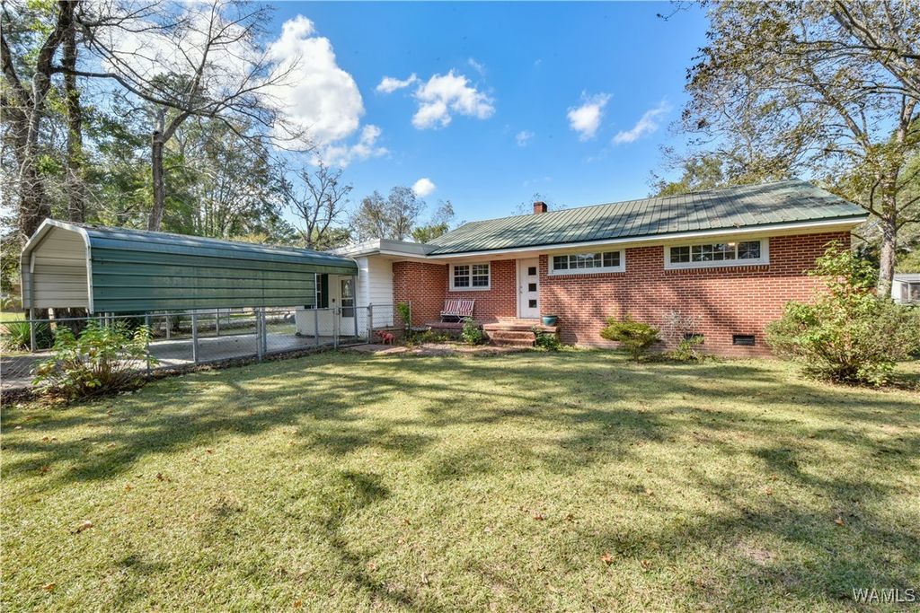 406 2ND NW, Reform, AL 35481