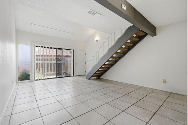 948 Greenfield Avenue, Hanford, CA 93230