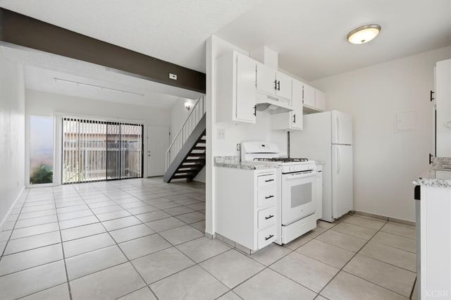 948 Greenfield Avenue, Hanford, CA 93230