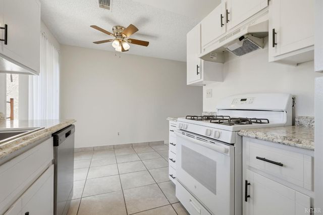 948 Greenfield Avenue, Hanford, CA 93230