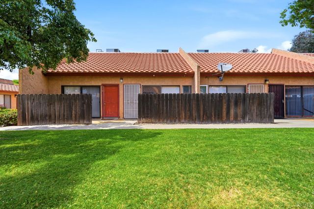 948 Greenfield Avenue, Hanford, CA 93230