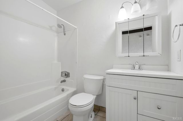 948 Greenfield Avenue, Hanford, CA 93230